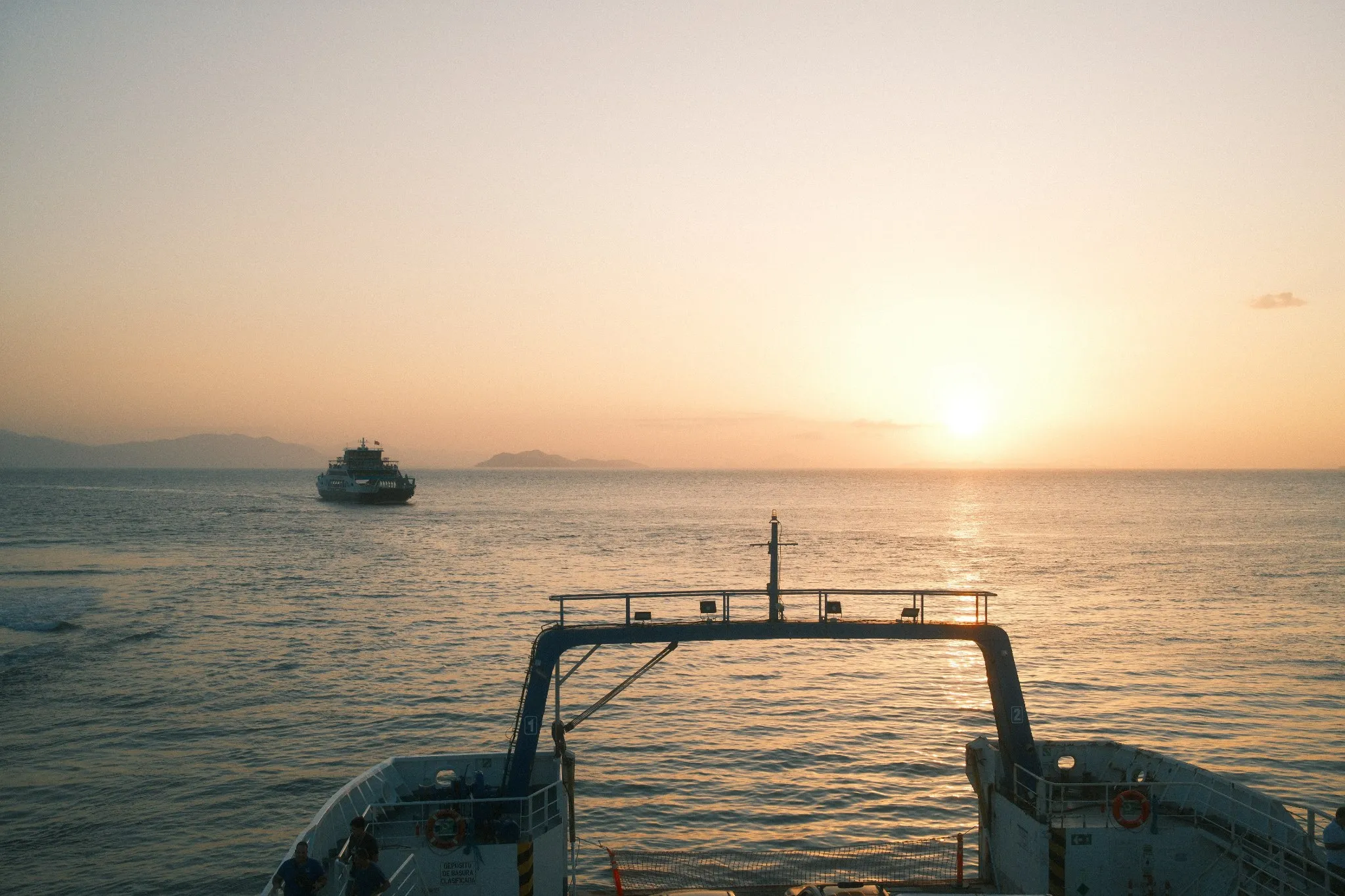 Ocean Sunset, rendered in Fujicolor C200 v2
